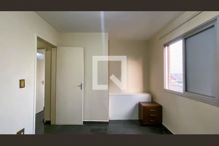 Quarto de apartamento à venda com 2 quartos, 62m² em São Pedro, Osasco