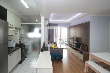 Sala e cozinha de apartamento à venda com 2 quartos, 66m² em Jardim Piqueroby, São Paulo