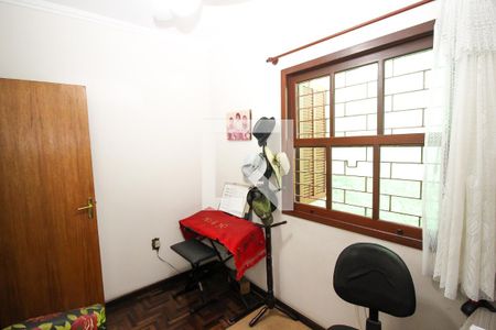 Casa à venda com 178m², 4 quartos e 1 vaga Casa à venda com 178m², 4 quartos e 1 vagaEscritório