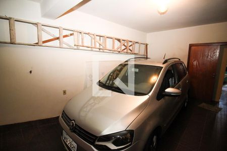 Casa à venda com 178m², 4 quartos e 1 vaga Casa à venda com 178m², 4 quartos e 1 vagaGaragem