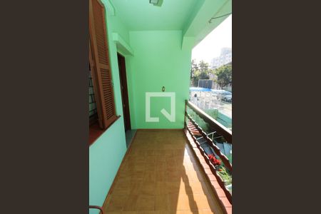 Casa à venda com 178m², 4 quartos e 1 vaga Casa à venda com 178m², 4 quartos e 1 vagaSacada - sala 2