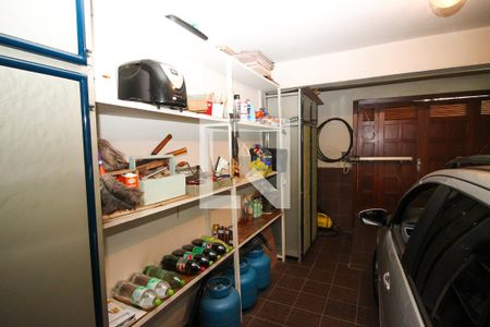 Casa à venda com 178m², 4 quartos e 1 vaga Casa à venda com 178m², 4 quartos e 1 vagaGaragem