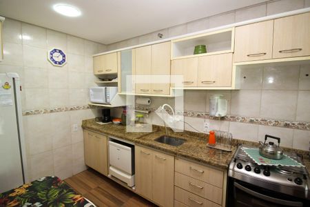 Casa à venda com 178m², 4 quartos e 1 vaga Casa à venda com 178m², 4 quartos e 1 vagaCozinha