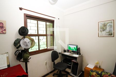 Casa à venda com 178m², 4 quartos e 1 vaga Casa à venda com 178m², 4 quartos e 1 vagaEscritório