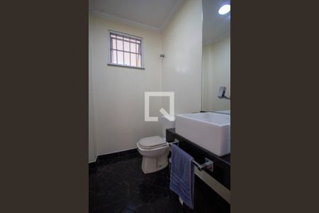 Lavabo de casa de condomínio para alugar com 5 quartos, 560m² em Vargem Pequena, Rio de Janeiro