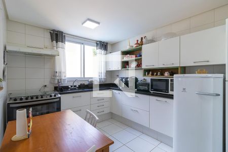 Casa de condomínio à venda com 210m², 4 quartos e 4 vagas Casa de condomínio à venda com 210m², 4 quartos e 4 vagasCozinha