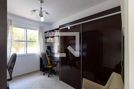 Casa de condomínio à venda com 210m², 4 quartos e 4 vagas Casa de condomínio à venda com 210m², 4 quartos e 4 vagasEscritório