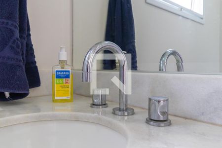 Casa de condomínio à venda com 210m², 4 quartos e 4 vagas Casa de condomínio à venda com 210m², 4 quartos e 4 vagasBanheiro da suíte 4