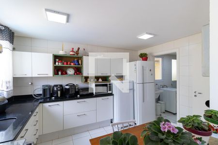 Casa de condomínio à venda com 210m², 4 quartos e 4 vagas Casa de condomínio à venda com 210m², 4 quartos e 4 vagasCozinha