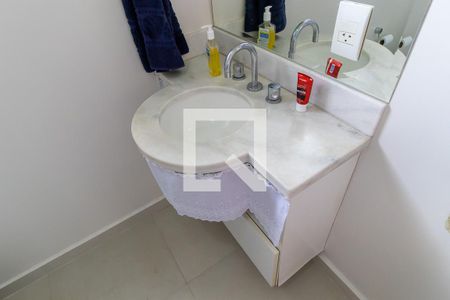 Casa de condomínio à venda com 210m², 4 quartos e 4 vagas Casa de condomínio à venda com 210m², 4 quartos e 4 vagasBanheiro da suíte 4