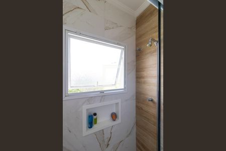 Casa de condomínio à venda com 210m², 4 quartos e 4 vagas Casa de condomínio à venda com 210m², 4 quartos e 4 vagasBanheiro da suíte 2