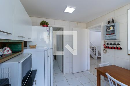 Casa de condomínio à venda com 210m², 4 quartos e 4 vagas Casa de condomínio à venda com 210m², 4 quartos e 4 vagasCozinha