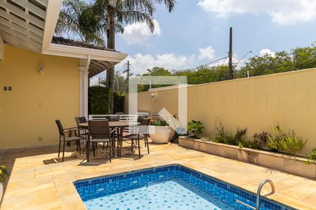 Casa de condomínio à venda com 210m², 4 quartos e 4 vagas Casa de condomínio à venda com 210m², 4 quartos e 4 vagasQuintal