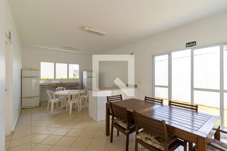 Casa de condomínio à venda com 210m², 4 quartos e 4 vagas Casa de condomínio à venda com 210m², 4 quartos e 4 vagasÁrea comum - Salão de festas