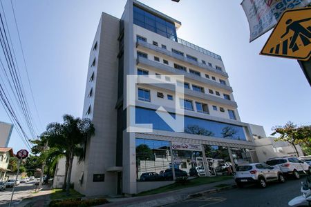 Studio à venda com 32m², 1 quarto e 1 vaga Studio à venda com 32m², 1 quarto e 1 vagaFachada