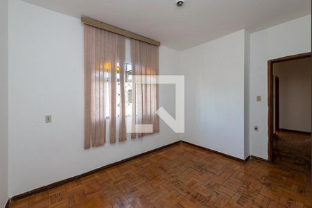 Quarto 1 de casa para alugar com 3 quartos, 100m² em Tupi A, Belo Horizonte