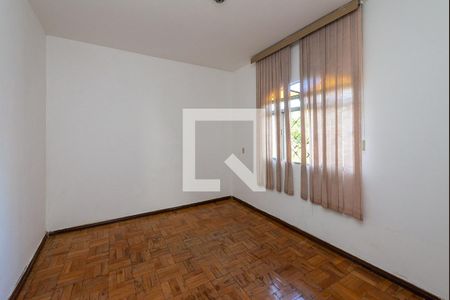 Quarto 1 de casa para alugar com 3 quartos, 100m² em Tupi A, Belo Horizonte