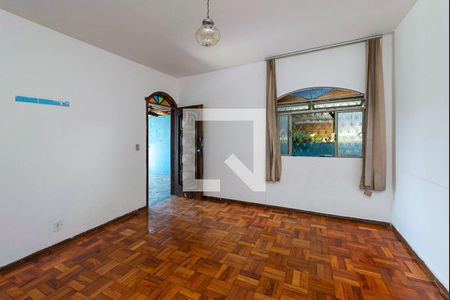 Sala de Estar de casa para alugar com 3 quartos, 100m² em Tupi A, Belo Horizonte