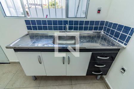 Cozinha de casa para alugar com 1 quarto, 55m² em Jardim Santo Estêvão, Carapicuíba