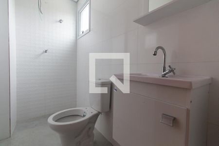 Banheiro de apartamento para alugar com 1 quarto, 42m² em Jardim Piqueroby, São Paulo