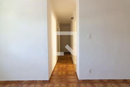 Corredor de apartamento à venda com 3 quartos, 70m² em Conjunto Residencial Souza Queiroz, Campinas