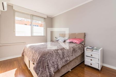 Quarto 1 de apartamento à venda com 2 quartos, 155m² em Medianeira, Porto Alegre