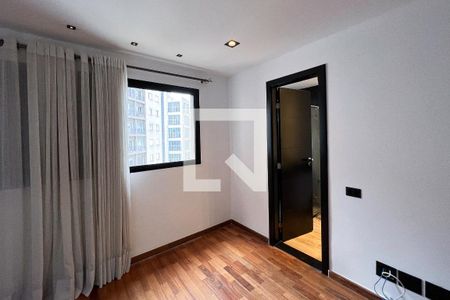 Suíte de apartamento para alugar com 2 quartos, 84m² em Vila Olímpia, São Paulo