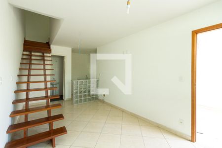Sala de casa de condomínio para alugar com 2 quartos, 69m² em Campo Grande, Rio de Janeiro