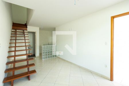 Sala de casa de condomínio para alugar com 2 quartos, 69m² em Campo Grande, Rio de Janeiro