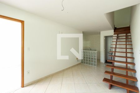 Sala de casa de condomínio para alugar com 2 quartos, 69m² em Campo Grande, Rio de Janeiro