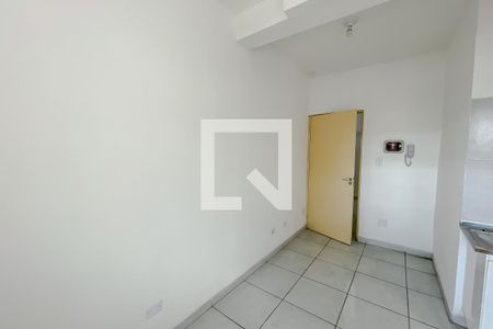 Sala e Quarto e Cozinha de kitnet/studio para alugar com 1 quarto, 30m² em Canindé, São Paulo