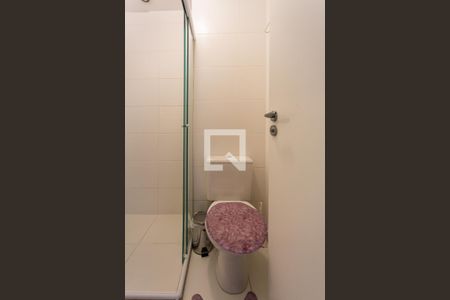 Banheiro  de apartamento à venda com 2 quartos, 55m² em Quitaúna, Osasco