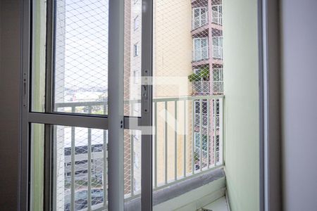 Sacada de apartamento para alugar com 2 quartos, 50m² em Padroeira, Osasco