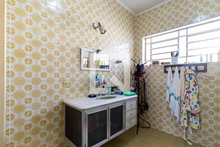 Banheiro da suíte de casa à venda com 4 quartos, 220m² em Parque São Quirino, Campinas