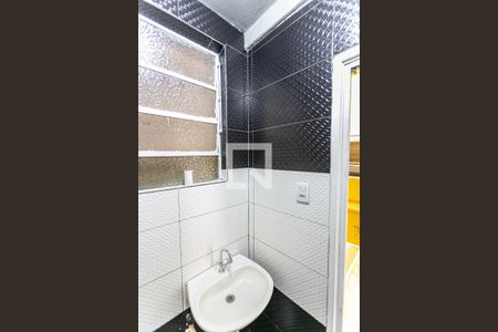 Banheiro de apartamento à venda com 1 quarto, 21m² em Centro Histórico, Porto Alegre