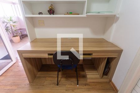 Mesa de Escritório da Sala 2 de apartamento para alugar com 3 quartos, 140m² em Sagrada Família, Belo Horizonte