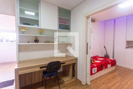 Sala 2 de apartamento para alugar com 3 quartos, 140m² em Sagrada Família, Belo Horizonte