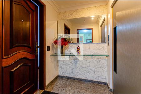 Entrada de apartamento à venda com 3 quartos, 215m² em Santa Rosa, Niterói
