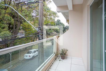 Sacada de casa à venda com 2 quartos, 200m² em Bandeiras, Osasco