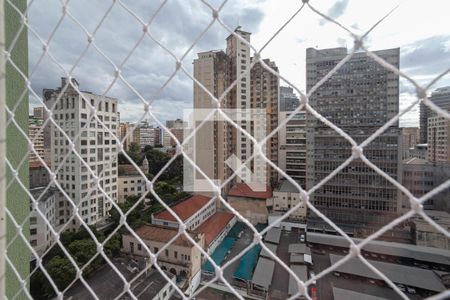 Vista da sala  de apartamento para alugar com 2 quartos, 91m² em Centro, Belo Horizonte