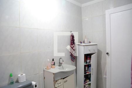 Banheiro de apartamento para alugar com 1 quarto, 54m² em Guilhermina, Praia Grande