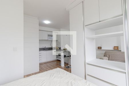 Quarto  de kitnet/studio para alugar com 1 quarto, 50m² em Centro, Curitiba