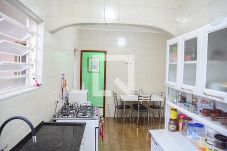 Casa à venda com 270m², 5 quartos e 2 vagas Casa à venda com 270m², 5 quartos e 2 vagasCozinha