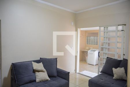 Casa à venda com 270m², 5 quartos e 2 vagas Casa à venda com 270m², 5 quartos e 2 vagasSala - Casa Fundos