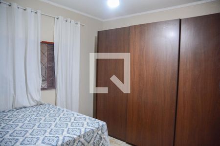 Casa à venda com 270m², 5 quartos e 2 vagas Casa à venda com 270m², 5 quartos e 2 vagasQuarto 3