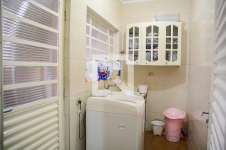 Casa à venda com 270m², 5 quartos e 2 vagas Casa à venda com 270m², 5 quartos e 2 vagasÁrea de Serviço