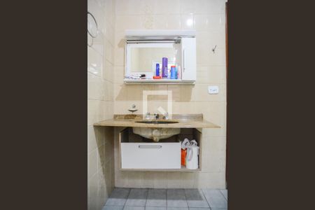 Casa à venda com 270m², 5 quartos e 2 vagas Casa à venda com 270m², 5 quartos e 2 vagasBanheiro Corredor