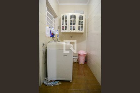 Casa à venda com 270m², 5 quartos e 2 vagas Casa à venda com 270m², 5 quartos e 2 vagasÁrea de Serviço