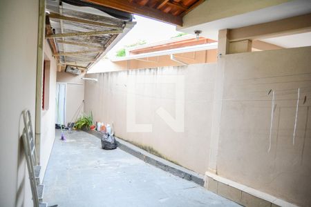 Casa à venda com 270m², 5 quartos e 2 vagas Casa à venda com 270m², 5 quartos e 2 vagasQuintal