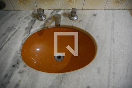 Casa à venda com 270m², 5 quartos e 2 vagas Casa à venda com 270m², 5 quartos e 2 vagasBanheiro da Suíte